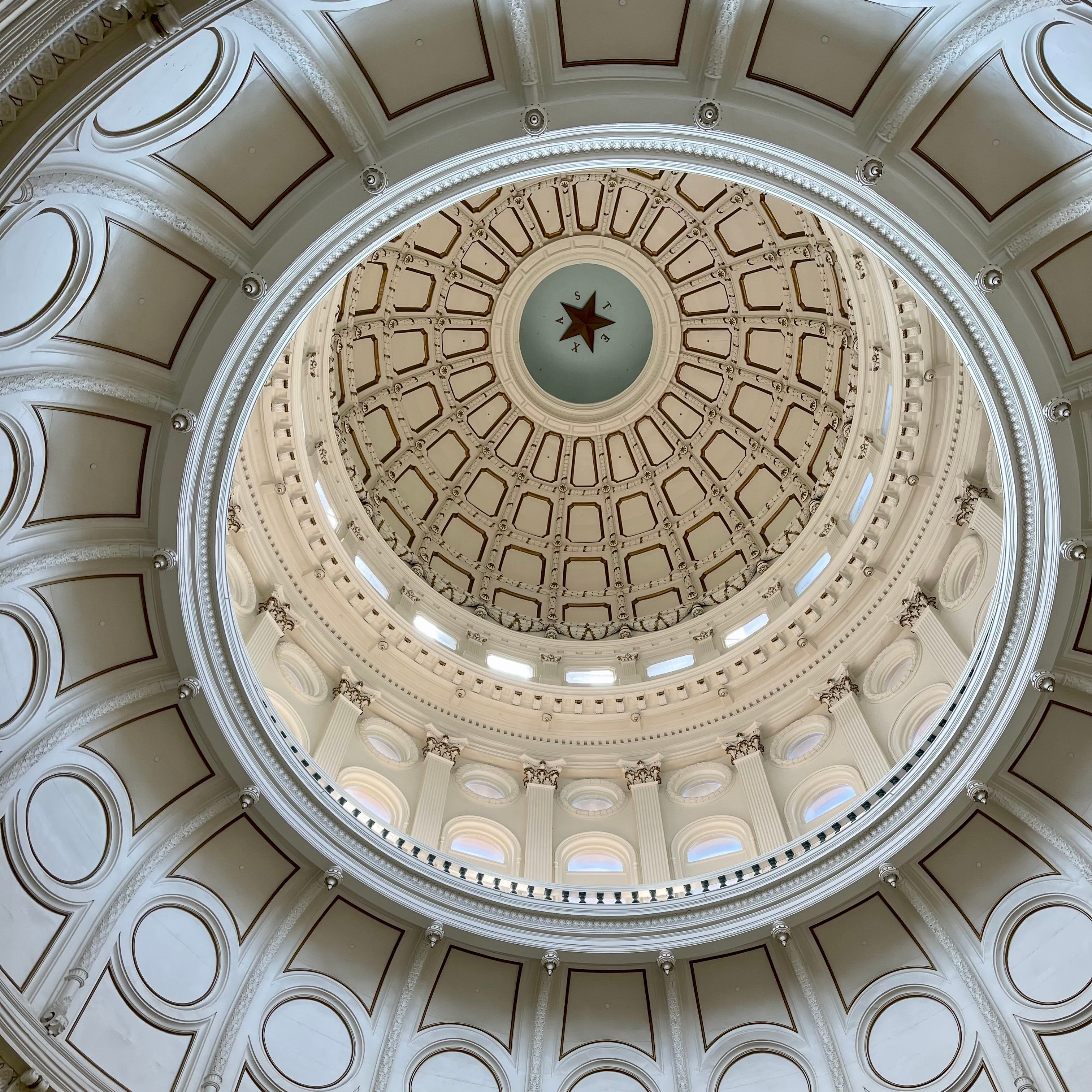 Capitol Chemistry with Mia